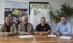 (c) 2014 - Sportpark Klagenfurt, Vertragsunterzeichnung, Freie Akademie der bildenden Knste und Literatur. - Bild zeigt: Geschftsfhrer Gert Unterkfler (Sportpark), Luka Anticevic, Peter Kohl (Freie Akademie) und Daniel Greiner (Sportpark). pressefotos, sportfoto, sportfotos, krnten, kaernten, pressefoto, oskar, hher, wolfgang, jannach, sport, wirtschaft, kultur, politik, innenpolitik, auenpolitik, lokal, chronik, fotos, fotografie, fotographie, canon, eos, 1d, mark IV, mark 4, fotopool, powerpixx, hherfoto, hoeherfoto, klagenfurt, villach, wolfsberg, spittal, feldkirchen, vlkermarkt, voelkermarkt, lienz, osttirol, hermagor, archiv, fotoarchiv, photo, photoarchiv, kleine, zeitung, kleinzeitung, ktz, krntner tages zeitung, krntner woche, krntner, woche, kronen zeitung, krone, kronen, zeitung, sportfotographie, sportfotografie, kurier, krntner monat, monatsmagazin, tageszeitung, wochenzeitung, gratiszeitung, fuball, fussball, eishockey, icehockey, tennis, basketball, handball, volleyball, beachvolleyball, schi, ski, ski alpin, ski nordisch, schi nordisch, nordisch, langlaufen, schispringen, skispringen, biathlon