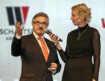 (c) 2015 - Wirtschaftsbund Krnten, Wirtschaftskammerwahl, Wahlkampfauftakt. - Bild zeigt: Spartenobmann Helmut Hinterleitner (Tourismus und Freizeit) und Moderatorin Marion Hasse. pressefotos, sportfoto, sportfotos, krnten, kaernten, pressefoto, oskar, hher, wolfgang, jannach, sport, wirtschaft, kultur, politik, innenpolitik, auenpolitik, lokal, chronik, fotos, fotografie, fotographie, canon, eos, 1d, mark IV, mark 4, fotopool, powerpixx, hherfoto, hoeherfoto, klagenfurt, villach, wolfsberg, spittal, feldkirchen, vlkermarkt, voelkermarkt, lienz, osttirol, hermagor, archiv, fotoarchiv, photo, photoarchiv, kleine, zeitung, kleinzeitung, ktz, krntner tages zeitung, krntner woche, krntner, woche, kronen zeitung, krone, kronen, zeitung, sportfotographie, sportfotografie, kurier, krntner monat, monatsmagazin, tageszeitung, wochenzeitung, gratiszeitung, fuball, fussball, eishockey, icehockey, tennis, basketball, handball, volleyball, beachvolleyball, schi, ski, ski alpin, ski nordisch, schi nordisch, nordisch, langlaufen, schispringen, skispringen, biathlon