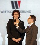 (c) 2015 - Wirtschaftsbund Krnten, Wirtschaftskammerwahl, Wahlkampfauftakt. - Bild zeigt: Spartenobfrau Elisabeth Rothmller-Jannach (Transport und Verkehr) und Direktor Markus Malle (Wirtschaftsbund Krnten). pressefotos, sportfoto, sportfotos, krnten, kaernten, pressefoto, oskar, hher, wolfgang, jannach, sport, wirtschaft, kultur, politik, innenpolitik, auenpolitik, lokal, chronik, fotos, fotografie, fotographie, canon, eos, 1d, mark IV, mark 4, fotopool, powerpixx, hherfoto, hoeherfoto, klagenfurt, villach, wolfsberg, spittal, feldkirchen, vlkermarkt, voelkermarkt, lienz, osttirol, hermagor, archiv, fotoarchiv, photo, photoarchiv, kleine, zeitung, kleinzeitung, ktz, krntner tages zeitung, krntner woche, krntner, woche, kronen zeitung, krone, kronen, zeitung, sportfotographie, sportfotografie, kurier, krntner monat, monatsmagazin, tageszeitung, wochenzeitung, gratiszeitung, fuball, fussball, eishockey, icehockey, tennis, basketball, handball, volleyball, beachvolleyball, schi, ski, ski alpin, ski nordisch, schi nordisch, nordisch, langlaufen, schispringen, skispringen, biathlon