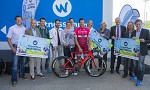 (c) 2016 - Sportpark Klagenfurt, Fitnessraum Wrthersee, Erffnung. - Bild zeigt: Daniel Greiner, Vizebrgermeister Jrgen Pfeiler, Markus Salcher, Albin Ouschan, Sara Vilic, Sandra Baumgartner, Marco Haller, Jasmin Ouschan, Brgermeisterin Marie-Luise Mathiaschitz, Landeshauptmann Peter Kaiser, Gert Unterkfler und Arno Arthofer. pressefotos, sportfoto, sportfotos, krnten, kaernten, pressefoto, oskar, hher, wolfgang, jannach, sport, wirtschaft, kultur, politik, innenpolitik, auenpolitik, lokal, chronik, fotos, fotografie, fotographie, canon, eos, 1d, mark IV, mark 4, fotopool, powerpixx, hherfoto, hoeherfoto, klagenfurt, villach, wolfsberg, spittal, feldkirchen, vlkermarkt, voelkermarkt, lienz, osttirol, hermagor, archiv, fotoarchiv, photo, photoarchiv, kleine, zeitung, kleinzeitung, ktz, krntner tages zeitung, krntner woche, krntner, woche, kronen zeitung, krone, kronen, zeitung, sportfotographie, sportfotografie, kurier, krntner monat, monatsmagazin, tageszeitung, wochenzeitung, gratiszeitung, fuball, fussball, eishockey, icehockey, tennis, basketball, handball, volleyball, beachvolleyball, schi, ski, ski alpin, ski nordisch, schi nordisch, nordisch, langlaufen, schispringen, skispringen, biathlon