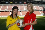 (c) 2015 - Sportpark Klagenfurt, Fuballturnier U16, sterreich gegen Brasilien. - Bild zeigt: zwei Hostessen im Wrthersee Stadion. pressefotos, sportfoto, sportfotos, krnten, kaernten, pressefoto, oskar, hher, wolfgang, jannach, sport, wirtschaft, kultur, politik, innenpolitik, auenpolitik, lokal, chronik, fotos, fotografie, fotographie, canon, eos, 1d, mark IV, mark 4, fotopool, powerpixx, hherfoto, hoeherfoto, klagenfurt, villach, wolfsberg, spittal, feldkirchen, vlkermarkt, voelkermarkt, lienz, osttirol, hermagor, archiv, fotoarchiv, photo, photoarchiv, kleine, zeitung, kleinzeitung, ktz, krntner tages zeitung, krntner woche, krntner, woche, kronen zeitung, krone, kronen, zeitung, sportfotographie, sportfotografie, kurier, krntner monat, monatsmagazin, tageszeitung, wochenzeitung, gratiszeitung, fuball, fussball, eishockey, icehockey, tennis, basketball, handball, volleyball, beachvolleyball, schi, ski, ski alpin, ski nordisch, schi nordisch, nordisch, langlaufen, schispringen, skispringen, biathlon