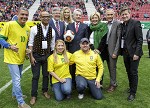 (c) 2015 - Turnier der Nationen, Auftaktspiel sterreich U16 gegen Brasilien U16.  - Bild zeigt: Landeshauptmann Peter Kaiser (Kaernten), die Vize Miss-Styira, Bundesprsident Heinz Fischer (sterreich), Brgermeisterin Marie Luise Mathiaschitz (Klagenfurt), Vizebrgermeister Jrgen Pfeiler und Sportdirektor Arno Arthofer (Krnten). pressefotos, sportfoto, sportfotos, krnten, kaernten, pressefoto, oskar, hher, wolfgang, jannach, sport, wirtschaft, kultur, politik, innenpolitik, auenpolitik, lokal, chronik, fotos, fotografie, fotographie, canon, eos, 1d, mark IV, mark 4, fotopool, powerpixx, hherfoto, hoeherfoto, klagenfurt, villach, wolfsberg, spittal, feldkirchen, vlkermarkt, voelkermarkt, lienz, osttirol, hermagor, archiv, fotoarchiv, photo, photoarchiv, kleine, zeitung, kleinzeitung, ktz, krntner tages zeitung, krntner woche, krntner, woche, kronen zeitung, krone, kronen, zeitung, sportfotographie, sportfotografie, kurier, krntner monat, monatsmagazin, tageszeitung, wochenzeitung, gratiszeitung, fuball, fussball, eishockey, icehockey, tennis, basketball, handball, volleyball, beachvolleyball, schi, ski, ski alpin, ski nordisch, schi nordisch, nordisch, langlaufen, schispringen, skispringen, biathlon