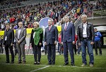 (c) 2015 - Turnier der Nationen, Auftaktspiel sterreich U16 gegen Brasilien U16.  - Bild zeigt: Sportdirektor Arno Arthofer (Krnten), Vizebrgermeister Jrgen Pfeiler, Brgermeisterin Marie Luise Mathiaschitz (Klagenfurt), Bundesprsident Heinz Fischer (sterreich), Landeshauptmann Peter Kaiser (Kaernten) und Brgermeister Walter Hartlieb (Ktschach-Mauthen). pressefotos, sportfoto, sportfotos, krnten, kaernten, pressefoto, oskar, hher, wolfgang, jannach, sport, wirtschaft, kultur, politik, innenpolitik, auenpolitik, lokal, chronik, fotos, fotografie, fotographie, canon, eos, 1d, mark IV, mark 4, fotopool, powerpixx, hherfoto, hoeherfoto, klagenfurt, villach, wolfsberg, spittal, feldkirchen, vlkermarkt, voelkermarkt, lienz, osttirol, hermagor, archiv, fotoarchiv, photo, photoarchiv, kleine, zeitung, kleinzeitung, ktz, krntner tages zeitung, krntner woche, krntner, woche, kronen zeitung, krone, kronen, zeitung, sportfotographie, sportfotografie, kurier, krntner monat, monatsmagazin, tageszeitung, wochenzeitung, gratiszeitung, fuball, fussball, eishockey, icehockey, tennis, basketball, handball, volleyball, beachvolleyball, schi, ski, ski alpin, ski nordisch, schi nordisch, nordisch, langlaufen, schispringen, skispringen, biathlon