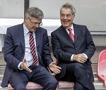 (c) 2015 - Turnier der Nationen, Auftaktspiel sterreich U16 gegen Brasilien U16.  - Bild zeigt: Landeshauptmann Peter Kaiser (Kaernten) und Bundesprsident Heinz Fischer (sterreich). pressefotos, sportfoto, sportfotos, krnten, kaernten, pressefoto, oskar, hher, wolfgang, jannach, sport, wirtschaft, kultur, politik, innenpolitik, auenpolitik, lokal, chronik, fotos, fotografie, fotographie, canon, eos, 1d, mark IV, mark 4, fotopool, powerpixx, hherfoto, hoeherfoto, klagenfurt, villach, wolfsberg, spittal, feldkirchen, vlkermarkt, voelkermarkt, lienz, osttirol, hermagor, archiv, fotoarchiv, photo, photoarchiv, kleine, zeitung, kleinzeitung, ktz, krntner tages zeitung, krntner woche, krntner, woche, kronen zeitung, krone, kronen, zeitung, sportfotographie, sportfotografie, kurier, krntner monat, monatsmagazin, tageszeitung, wochenzeitung, gratiszeitung, fuball, fussball, eishockey, icehockey, tennis, basketball, handball, volleyball, beachvolleyball, schi, ski, ski alpin, ski nordisch, schi nordisch, nordisch, langlaufen, schispringen, skispringen, biathlon