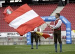 (c) 2015 - Turnier der Nationen, Auftaktspiel sterreich U16 gegen Brasilien U16.  - Bild zeigt: Fahnenschwinger. pressefotos, sportfoto, sportfotos, krnten, kaernten, pressefoto, oskar, hher, wolfgang, jannach, sport, wirtschaft, kultur, politik, innenpolitik, auenpolitik, lokal, chronik, fotos, fotografie, fotographie, canon, eos, 1d, mark IV, mark 4, fotopool, powerpixx, hherfoto, hoeherfoto, klagenfurt, villach, wolfsberg, spittal, feldkirchen, vlkermarkt, voelkermarkt, lienz, osttirol, hermagor, archiv, fotoarchiv, photo, photoarchiv, kleine, zeitung, kleinzeitung, ktz, krntner tages zeitung, krntner woche, krntner, woche, kronen zeitung, krone, kronen, zeitung, sportfotographie, sportfotografie, kurier, krntner monat, monatsmagazin, tageszeitung, wochenzeitung, gratiszeitung, fuball, fussball, eishockey, icehockey, tennis, basketball, handball, volleyball, beachvolleyball, schi, ski, ski alpin, ski nordisch, schi nordisch, nordisch, langlaufen, schispringen, skispringen, biathlon