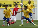 (c) 2015 - Turnier der Nationen, Auftaktspiel sterreich U16 gegen Brasilien U16.  - Bild zeigt: eine Spielszene. pressefotos, sportfoto, sportfotos, krnten, kaernten, pressefoto, oskar, hher, wolfgang, jannach, sport, wirtschaft, kultur, politik, innenpolitik, auenpolitik, lokal, chronik, fotos, fotografie, fotographie, canon, eos, 1d, mark IV, mark 4, fotopool, powerpixx, hherfoto, hoeherfoto, klagenfurt, villach, wolfsberg, spittal, feldkirchen, vlkermarkt, voelkermarkt, lienz, osttirol, hermagor, archiv, fotoarchiv, photo, photoarchiv, kleine, zeitung, kleinzeitung, ktz, krntner tages zeitung, krntner woche, krntner, woche, kronen zeitung, krone, kronen, zeitung, sportfotographie, sportfotografie, kurier, krntner monat, monatsmagazin, tageszeitung, wochenzeitung, gratiszeitung, fuball, fussball, eishockey, icehockey, tennis, basketball, handball, volleyball, beachvolleyball, schi, ski, ski alpin, ski nordisch, schi nordisch, nordisch, langlaufen, schispringen, skispringen, biathlon