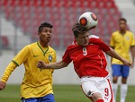 (c) 2015 - Turnier der Nationen, Auftaktspiel sterreich U16 gegen Brasilien U16.  - Bild zeigt: eine Spielszene. pressefotos, sportfoto, sportfotos, krnten, kaernten, pressefoto, oskar, hher, wolfgang, jannach, sport, wirtschaft, kultur, politik, innenpolitik, auenpolitik, lokal, chronik, fotos, fotografie, fotographie, canon, eos, 1d, mark IV, mark 4, fotopool, powerpixx, hherfoto, hoeherfoto, klagenfurt, villach, wolfsberg, spittal, feldkirchen, vlkermarkt, voelkermarkt, lienz, osttirol, hermagor, archiv, fotoarchiv, photo, photoarchiv, kleine, zeitung, kleinzeitung, ktz, krntner tages zeitung, krntner woche, krntner, woche, kronen zeitung, krone, kronen, zeitung, sportfotographie, sportfotografie, kurier, krntner monat, monatsmagazin, tageszeitung, wochenzeitung, gratiszeitung, fuball, fussball, eishockey, icehockey, tennis, basketball, handball, volleyball, beachvolleyball, schi, ski, ski alpin, ski nordisch, schi nordisch, nordisch, langlaufen, schispringen, skispringen, biathlon