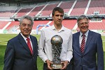 (c) 2015 - Turnier der Nationen, Auftaktspiel sterreich U16 gegen Brasilien U16.  - Bild zeigt: Bundesprsident Heinz Fischer (sterreich), den Kapitn der U18-Mannschaft der Austria Klagenfurt und Landeshauptmann Peter Kaiser (Kaernten). pressefotos, sportfoto, sportfotos, krnten, kaernten, pressefoto, oskar, hher, wolfgang, jannach, sport, wirtschaft, kultur, politik, innenpolitik, auenpolitik, lokal, chronik, fotos, fotografie, fotographie, canon, eos, 1d, mark IV, mark 4, fotopool, powerpixx, hherfoto, hoeherfoto, klagenfurt, villach, wolfsberg, spittal, feldkirchen, vlkermarkt, voelkermarkt, lienz, osttirol, hermagor, archiv, fotoarchiv, photo, photoarchiv, kleine, zeitung, kleinzeitung, ktz, krntner tages zeitung, krntner woche, krntner, woche, kronen zeitung, krone, kronen, zeitung, sportfotographie, sportfotografie, kurier, krntner monat, monatsmagazin, tageszeitung, wochenzeitung, gratiszeitung, fuball, fussball, eishockey, icehockey, tennis, basketball, handball, volleyball, beachvolleyball, schi, ski, ski alpin, ski nordisch, schi nordisch, nordisch, langlaufen, schispringen, skispringen, biathlon