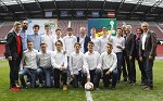 (c) 2016 - Sport, Fuball, Tournament delle Nazioni. - Bild zeigt: Ehrung der U15 von Austria Klagenfurt mit Sportdirektor Arno Arthofer, Prsident Klaus Mitterdorfer (KFV), Geschftsfhrer Richard Watzke, Landeshauptmann Peter Kaiser, Vizeprsidentin Tanja Hausott (KFV) und Vizebrgermeister Jrgen Pfeiler. pressefotos, sportfoto, sportfotos, krnten, kaernten, pressefoto, oskar, hher, wolfgang, jannach, sport, wirtschaft, kultur, politik, innenpolitik, auenpolitik, lokal, chronik, fotos, fotografie, fotographie, canon, eos, 1d, mark IV, mark 4, fotopool, powerpixx, hherfoto, hoeherfoto, klagenfurt, villach, wolfsberg, spittal, feldkirchen, vlkermarkt, voelkermarkt, lienz, osttirol, hermagor, archiv, fotoarchiv, photo, photoarchiv, kleine, zeitung, kleinzeitung, ktz, krntner tages zeitung, krntner woche, krntner, woche, kronen zeitung, krone, kronen, zeitung, sportfotographie, sportfotografie, kurier, krntner monat, monatsmagazin, tageszeitung, wochenzeitung, gratiszeitung, fuball, fussball, eishockey, icehockey, tennis, basketball, handball, volleyball, beachvolleyball, schi, ski, ski alpin, ski nordisch, schi nordisch, nordisch, langlaufen, schispringen, skispringen, biathlon