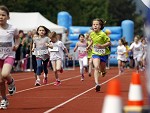 (c) 2015 - Sportpark Klagenfurt, Kids Run. - Bild zeigt: Teilnehmer. pressefotos, sportfoto, sportfotos, krnten, kaernten, pressefoto, oskar, hher, wolfgang, jannach, sport, wirtschaft, kultur, politik, innenpolitik, auenpolitik, lokal, chronik, fotos, fotografie, fotographie, canon, eos, 1d, mark IV, mark 4, fotopool, powerpixx, hherfoto, hoeherfoto, klagenfurt, villach, wolfsberg, spittal, feldkirchen, vlkermarkt, voelkermarkt, lienz, osttirol, hermagor, archiv, fotoarchiv, photo, photoarchiv, kleine, zeitung, kleinzeitung, ktz, krntner tages zeitung, krntner woche, krntner, woche, kronen zeitung, krone, kronen, zeitung, sportfotographie, sportfotografie, kurier, krntner monat, monatsmagazin, tageszeitung, wochenzeitung, gratiszeitung, fuball, fussball, eishockey, icehockey, tennis, basketball, handball, volleyball, beachvolleyball, schi, ski, ski alpin, ski nordisch, schi nordisch, nordisch, langlaufen, schispringen, skispringen, biathlon