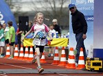 (c) 2015 - Sportpark Klagenfurt, Kids Run. - Bild zeigt: Teilnehmer. pressefotos, sportfoto, sportfotos, krnten, kaernten, pressefoto, oskar, hher, wolfgang, jannach, sport, wirtschaft, kultur, politik, innenpolitik, auenpolitik, lokal, chronik, fotos, fotografie, fotographie, canon, eos, 1d, mark IV, mark 4, fotopool, powerpixx, hherfoto, hoeherfoto, klagenfurt, villach, wolfsberg, spittal, feldkirchen, vlkermarkt, voelkermarkt, lienz, osttirol, hermagor, archiv, fotoarchiv, photo, photoarchiv, kleine, zeitung, kleinzeitung, ktz, krntner tages zeitung, krntner woche, krntner, woche, kronen zeitung, krone, kronen, zeitung, sportfotographie, sportfotografie, kurier, krntner monat, monatsmagazin, tageszeitung, wochenzeitung, gratiszeitung, fuball, fussball, eishockey, icehockey, tennis, basketball, handball, volleyball, beachvolleyball, schi, ski, ski alpin, ski nordisch, schi nordisch, nordisch, langlaufen, schispringen, skispringen, biathlon