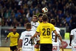 (c) 2015 - Sportpark Klagenfurt, Fuball-Euroleague Qualifikation, 3. Runde, WAC gegen Dortmund. - Bild zeigt: Stephan Palla (RZ Pellets WAC) und Gonzalo Castro (Borussia Dortmund) pressefotos, sportfoto, sportfotos, krnten, kaernten, pressefoto, oskar, hher, wolfgang, jannach, sport, wirtschaft, kultur, politik, innenpolitik, auenpolitik, lokal, chronik, fotos, fotografie, fotographie, canon, eos, 1d, mark IV, mark 4, fotopool, powerpixx, hherfoto, hoeherfoto, klagenfurt, villach, wolfsberg, spittal, feldkirchen, vlkermarkt, voelkermarkt, lienz, osttirol, hermagor, archiv, fotoarchiv, photo, photoarchiv, kleine, zeitung, kleinzeitung, ktz, krntner tages zeitung, krntner woche, krntner, woche, kronen zeitung, krone, kronen, zeitung, sportfotographie, sportfotografie, kurier, krntner monat, monatsmagazin, tageszeitung, wochenzeitung, gratiszeitung, fuball, fussball, eishockey, icehockey, tennis, basketball, handball, volleyball, beachvolleyball, schi, ski, ski alpin, ski nordisch, schi nordisch, nordisch, langlaufen, schispringen, skispringen, biathlon