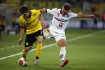 (c) 2015 - Sportpark Klagenfurt, Fuball-Euroleague Qualifikation, 3. Runde, WAC gegen Dortmund. - Bild zeigt: Jonas Hofmann (Borussia Dortmund) und Christopher Wernitznig (RZ Pellets WAC). pressefotos, sportfoto, sportfotos, krnten, kaernten, pressefoto, oskar, hher, wolfgang, jannach, sport, wirtschaft, kultur, politik, innenpolitik, auenpolitik, lokal, chronik, fotos, fotografie, fotographie, canon, eos, 1d, mark IV, mark 4, fotopool, powerpixx, hherfoto, hoeherfoto, klagenfurt, villach, wolfsberg, spittal, feldkirchen, vlkermarkt, voelkermarkt, lienz, osttirol, hermagor, archiv, fotoarchiv, photo, photoarchiv, kleine, zeitung, kleinzeitung, ktz, krntner tages zeitung, krntner woche, krntner, woche, kronen zeitung, krone, kronen, zeitung, sportfotographie, sportfotografie, kurier, krntner monat, monatsmagazin, tageszeitung, wochenzeitung, gratiszeitung, fuball, fussball, eishockey, icehockey, tennis, basketball, handball, volleyball, beachvolleyball, schi, ski, ski alpin, ski nordisch, schi nordisch, nordisch, langlaufen, schispringen, skispringen, biathlon