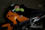 (c) 2010 - Fahrschule Alpenland, Teamshooting. - Bild zeigt: eine Fahrlehrerin pressefotos, sportfoto, sportfotos, k�rnten, kaernten, pressefoto, oskar, h�her, wolfgang, jannach, sport, wirtschaft, kultur, politik, innenpolitik, au�enpolitik, lokal, chronik, fotos, fotografie, fotographie, canon, eos, 1d, mark IV, mark 4, fotopool, powerpixx, h�herfoto, hoeherfoto, klagenfurt, villach, wolfsberg, spittal, feldkirchen, v�lkermarkt, voelkermarkt, lienz, osttirol, hermagor, archiv, fotoarchiv, photo, photoarchiv, kleine, zeitung, kleinzeitung, ktz, k�rntner tages zeitung, k�rntner woche, k�rntner, woche, kronen zeitung, krone, kronen, zeitung, sportfotographie, sportfotografie, kurier, k�rntner monat, monatsmagazin, tageszeitung, wochenzeitung, gratiszeitung, fu�ball, fussball, eishockey, icehockey, tennis, basketball, handball, volleyball, beachvolleyball, schi, ski, ski alpin, ski nordisch, schi nordisch, nordisch, langlaufen, schispringen, skispringen, biathlon