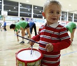 Handball, WHA, SG Witasek Krnten vs MGA Fivers. Bild zeigt einen kleinen Fan. pressefotos, sportfoto, sportfotos, krnten, kaernten, pressefoto, oskar, hher, wolfgang, jannach, sport, wirtschaft, kultur, politik, innenpolitik, auenpolitik, lokal, chronik, fotos, fotografie, fotographie, canon, eos, 1d, mark IV, mark 4, fotopool, powerpixx, hherfoto, hoeherfoto, klagenfurt, villach, wolfsberg, spittal, feldkirchen, vlkermarkt, voelkermarkt, lienz, osttirol, hermagor, archiv, fotoarchiv, photo, photoarchiv, kleine, zeitung, kleinzeitung, ktz, krntner tages zeitung, krntner woche, krntner, woche, kronen zeitung, krone, kronen, zeitung, sportfotographie, sportfotografie, kurier, krntner monat, monatsmagazin, tageszeitung, wochenzeitung, gratiszeitung, fuball, fussball, eishockey, icehockey, tennis, basketball, handball, volleyball, beachvolleyball, schi, ski, ski alpin, ski nordisch, schi nordisch, nordisch, langlaufen, schispringen, skispringen, biathlon